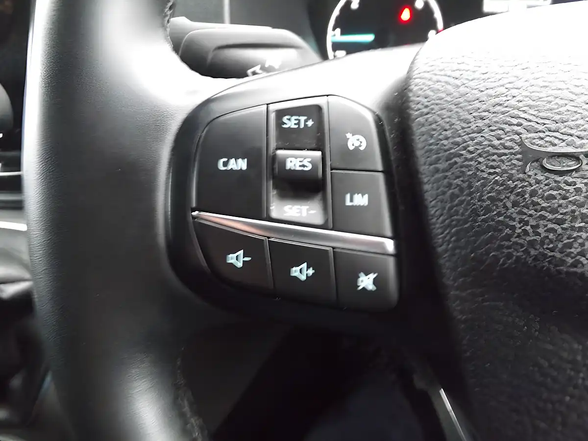 Used 2023 Ford Transit Custom Limited White - Interior and Exterior details 20