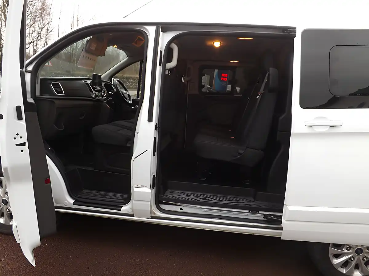 Used 2023 Ford Transit Custom Limited White - Interior and Exterior details 8
