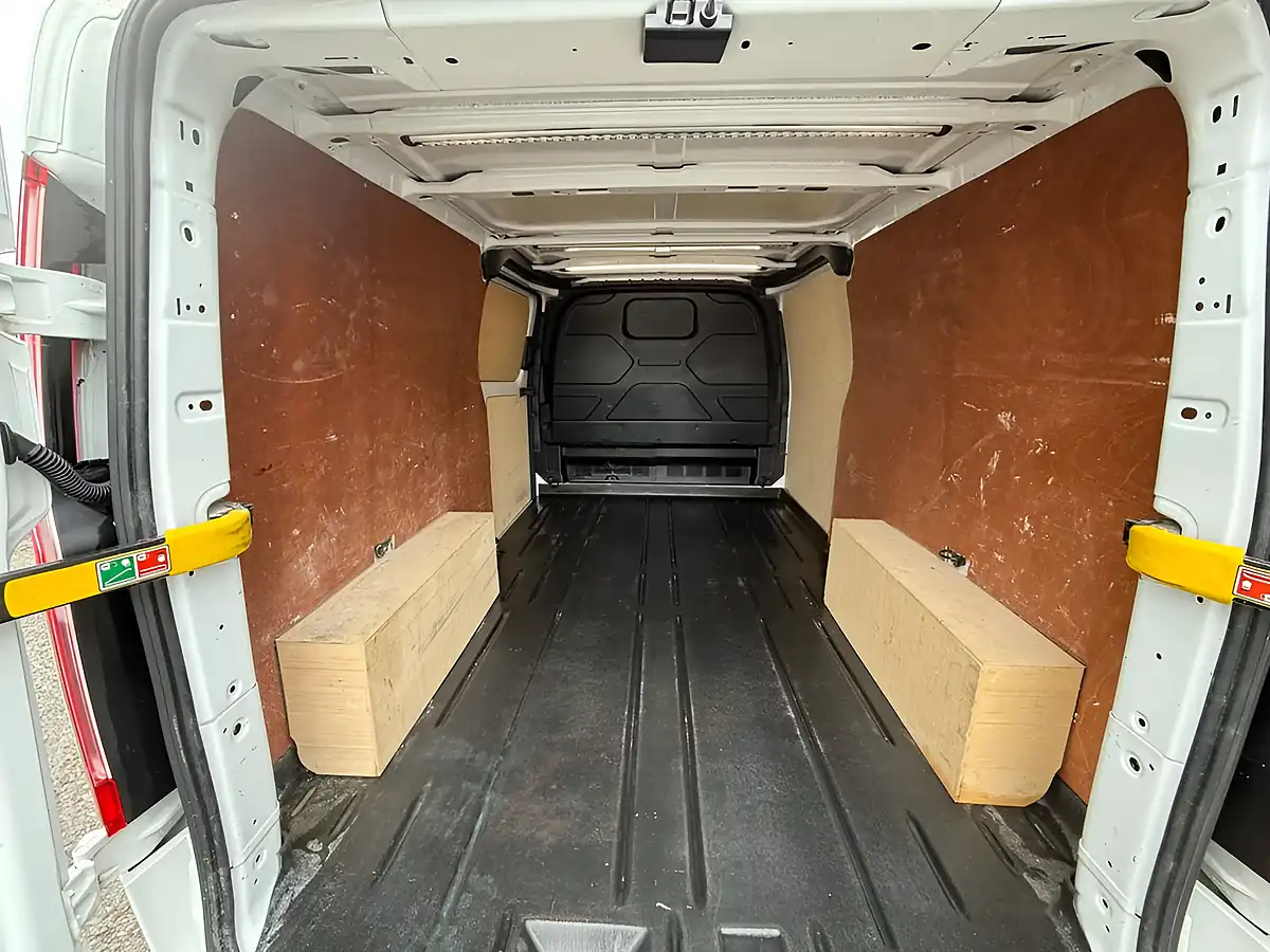 Used 2023 Ford Transit Custom Limited White - Interior and Exterior details 12