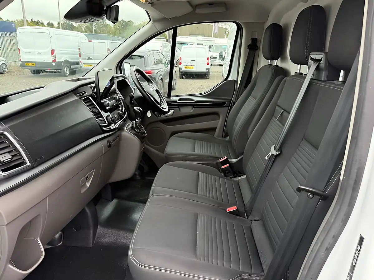 Used 2023 Ford Transit Custom Limited White - Interior and Exterior details 13