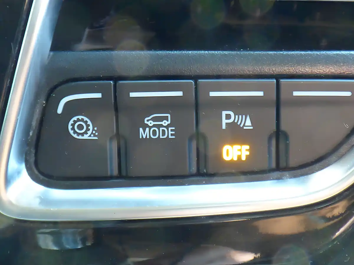 Used 2023 Ford Transit Custom Limited White - Interior and Exterior details 12