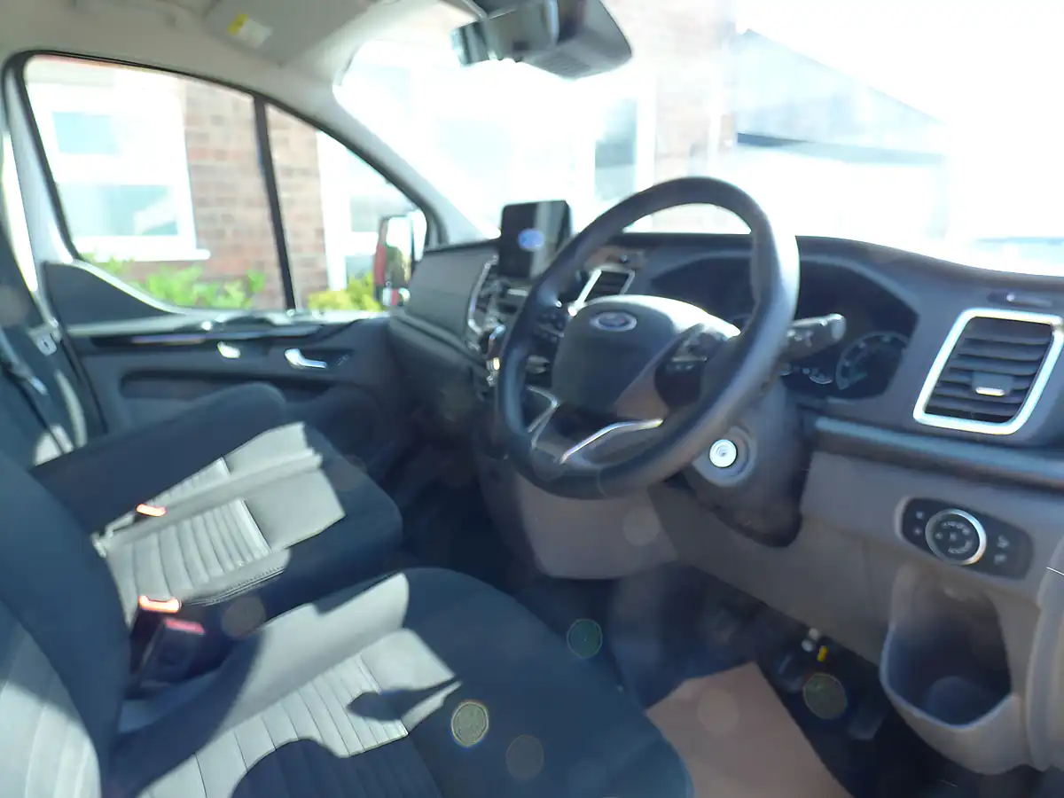 Used 2023 Ford Transit Custom Limited White - Interior and Exterior details 6