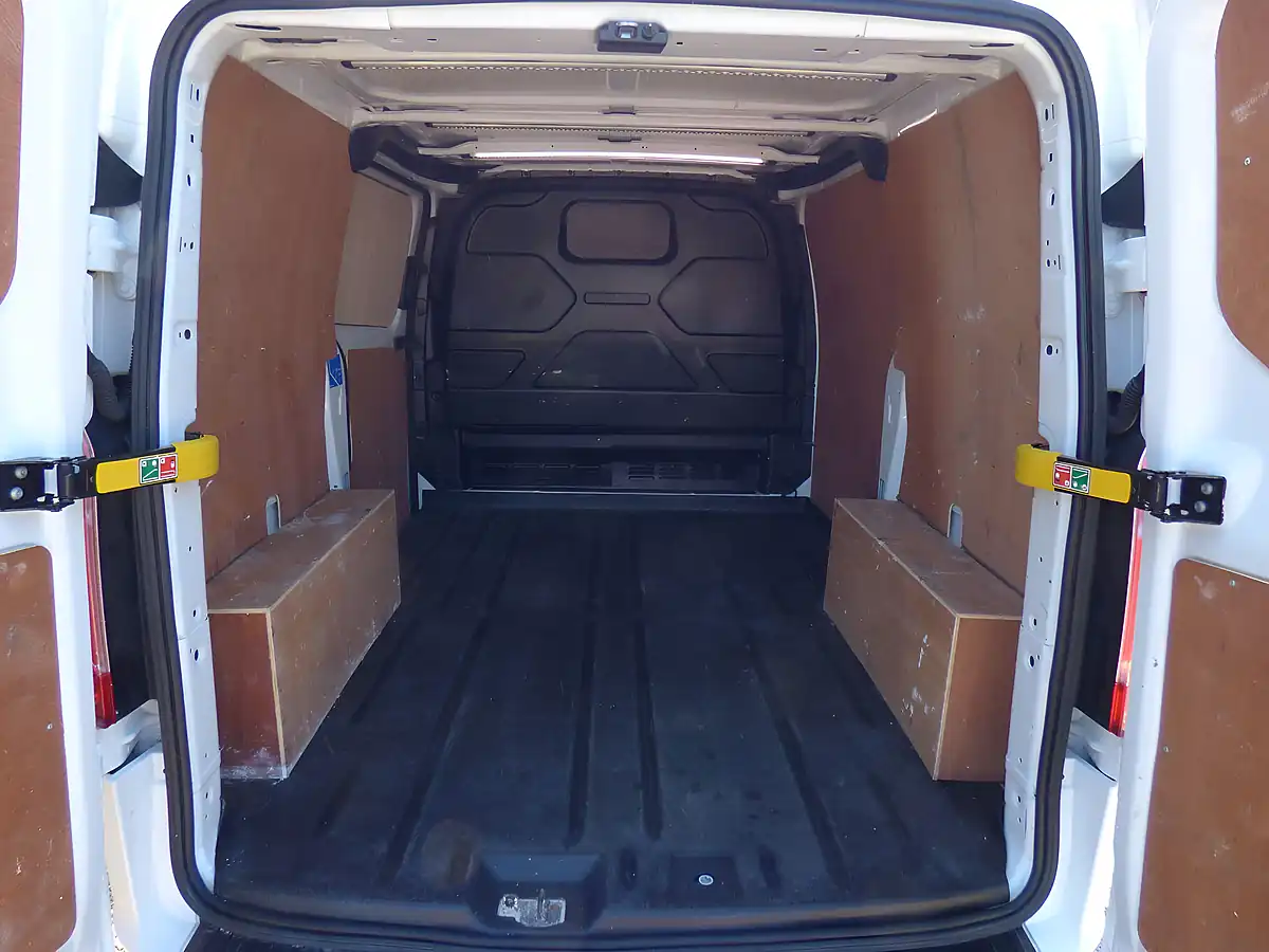 Used 2023 Ford Transit Custom Limited White - Interior and Exterior details 7