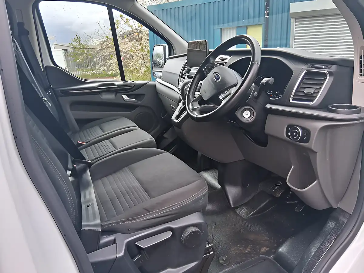 Used 2023 Ford Transit Custom Limited White - Interior and Exterior details 12