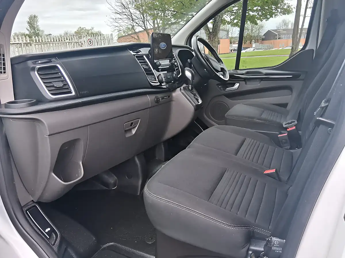 Used 2023 Ford Transit Custom Limited White - Interior and Exterior details 13