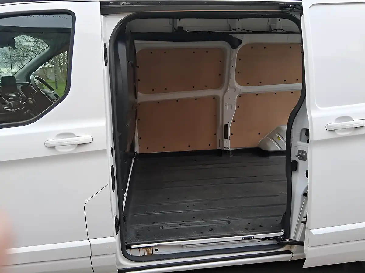 Used 2023 Ford Transit Custom Limited White - Interior and Exterior details 10