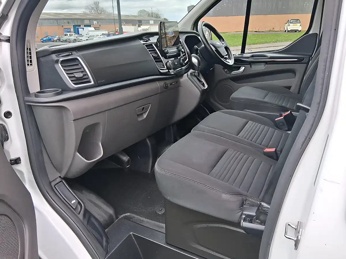 Used 2023 Ford Transit Custom Limited White - Interior and Exterior details 11
