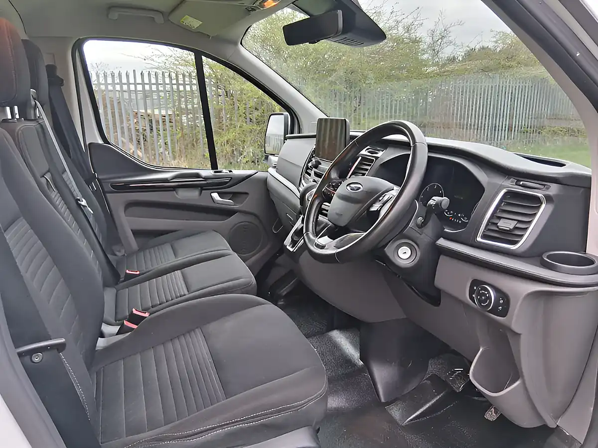 Used 2023 Ford Transit Custom Limited White - Interior and Exterior details 12