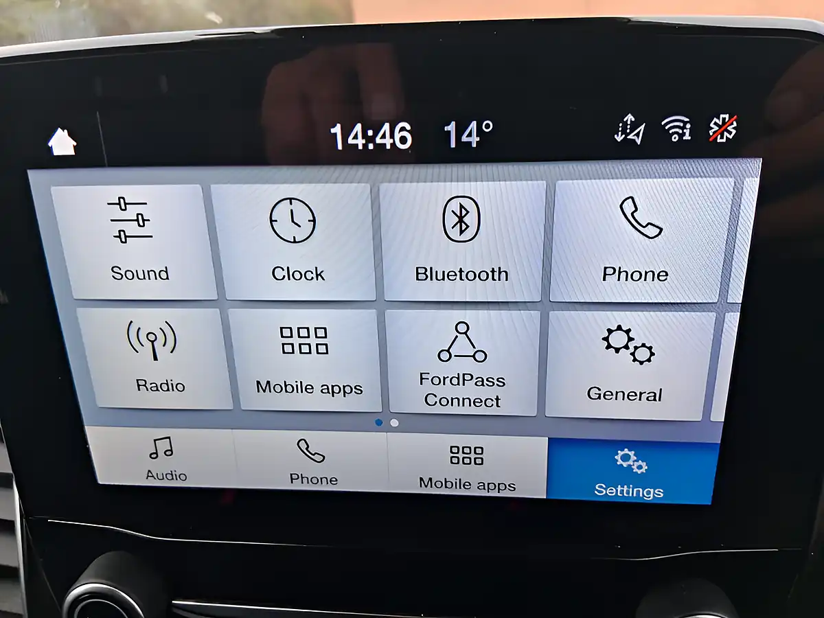 Used 2023 Ford Transit Custom Limited White - Interior and Exterior details 18