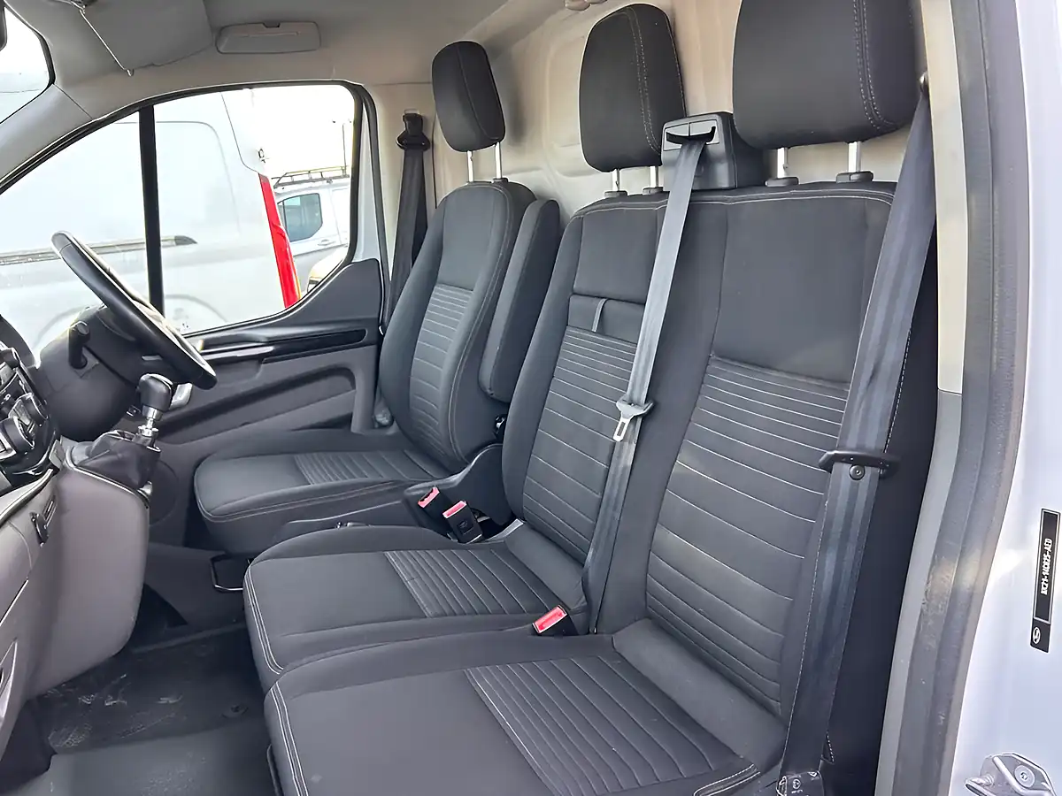 Used 2023 Ford Transit Custom Limited White - Interior and Exterior details 12