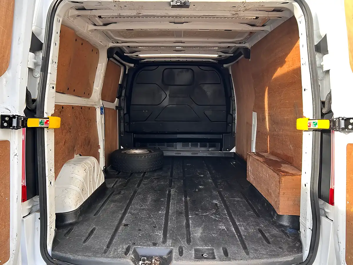 Used 2023 Ford Transit Custom Limited White - Interior and Exterior details 14