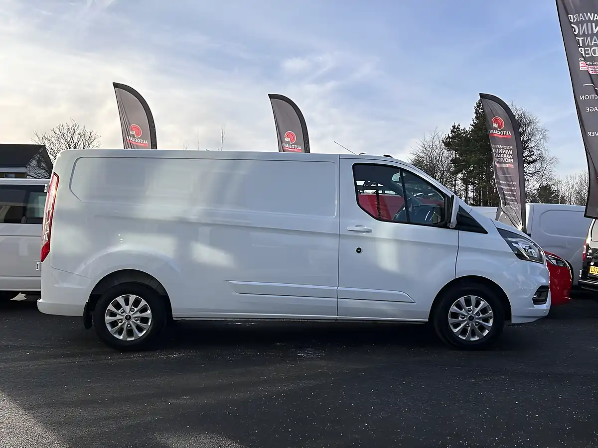 Used 2023 Ford Transit Custom Limited White - Interior and Exterior details 3