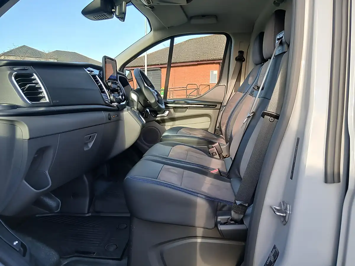 Used 2023 Ford Transit Custom Ms-Rt Grey - Interior and Exterior details 17