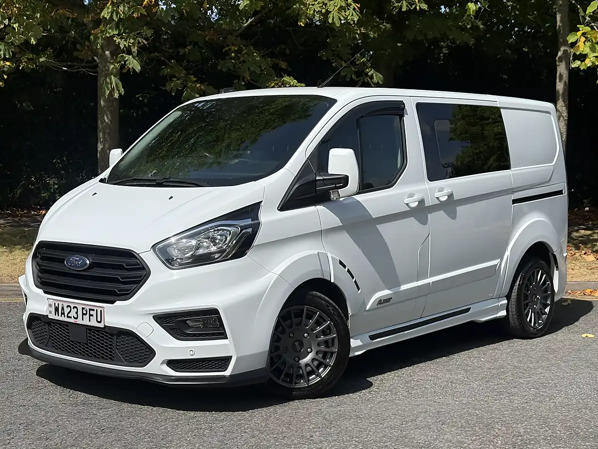 Used 2023 Ford Transit Custom Ms-Rt White - Front View