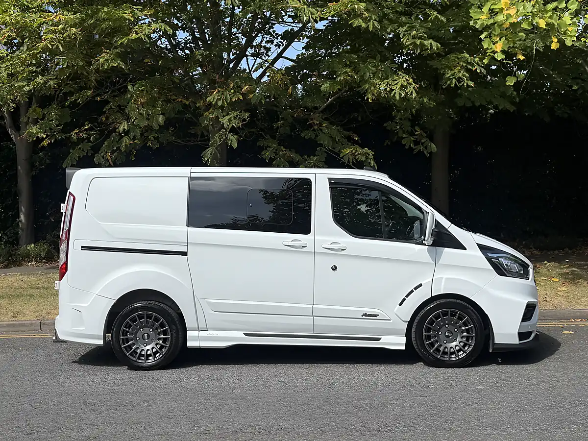 Used 2023 Ford Transit Custom Ms-Rt White - Interior and Exterior details 17