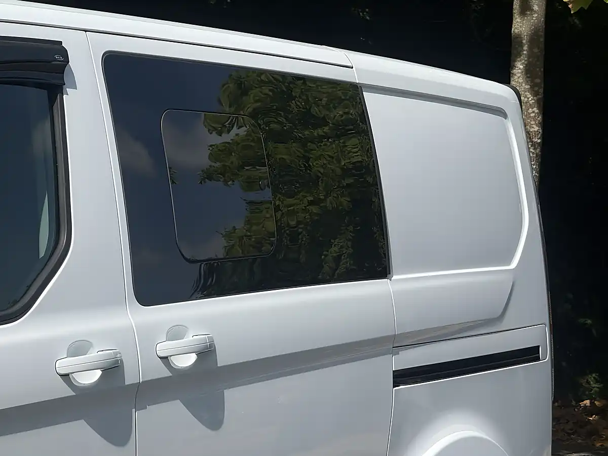 Used 2023 Ford Transit Custom Ms-Rt White - Interior and Exterior details 4