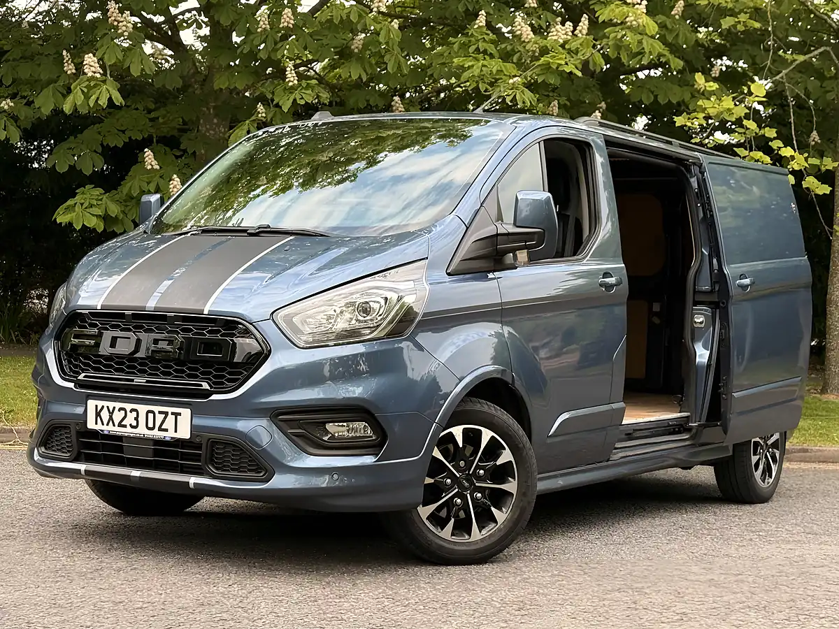 Used 2023 Ford Transit Custom Sport Blue - Front View