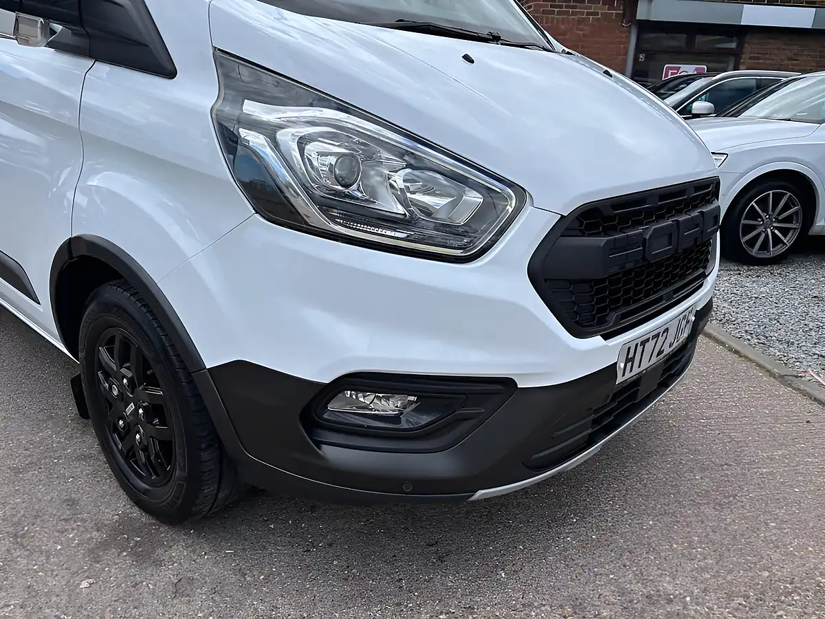 Used 2023 Ford Transit Custom Trail White - Interior and Exterior details 7
