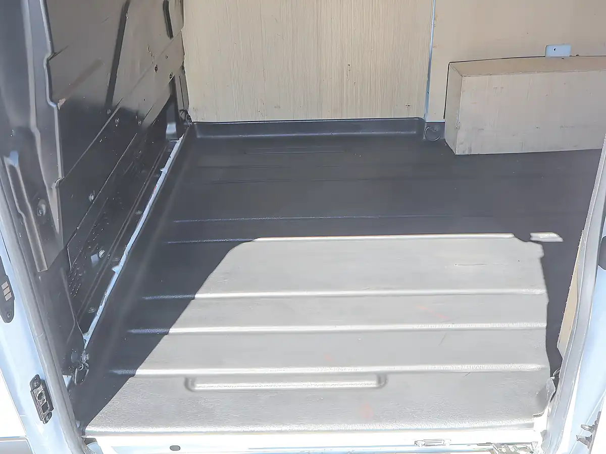Used 2023 Ford Transit Custom Trend Frozen White - Interior and Exterior details 11
