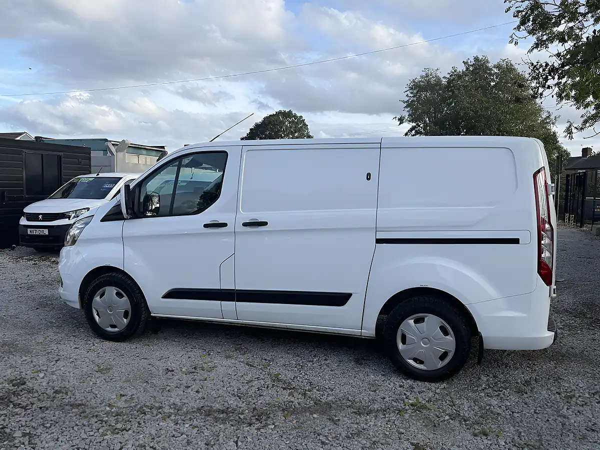 Used 2023 Ford Transit Custom Trend L1 H1 (swb) White - Interior and Exterior details 7