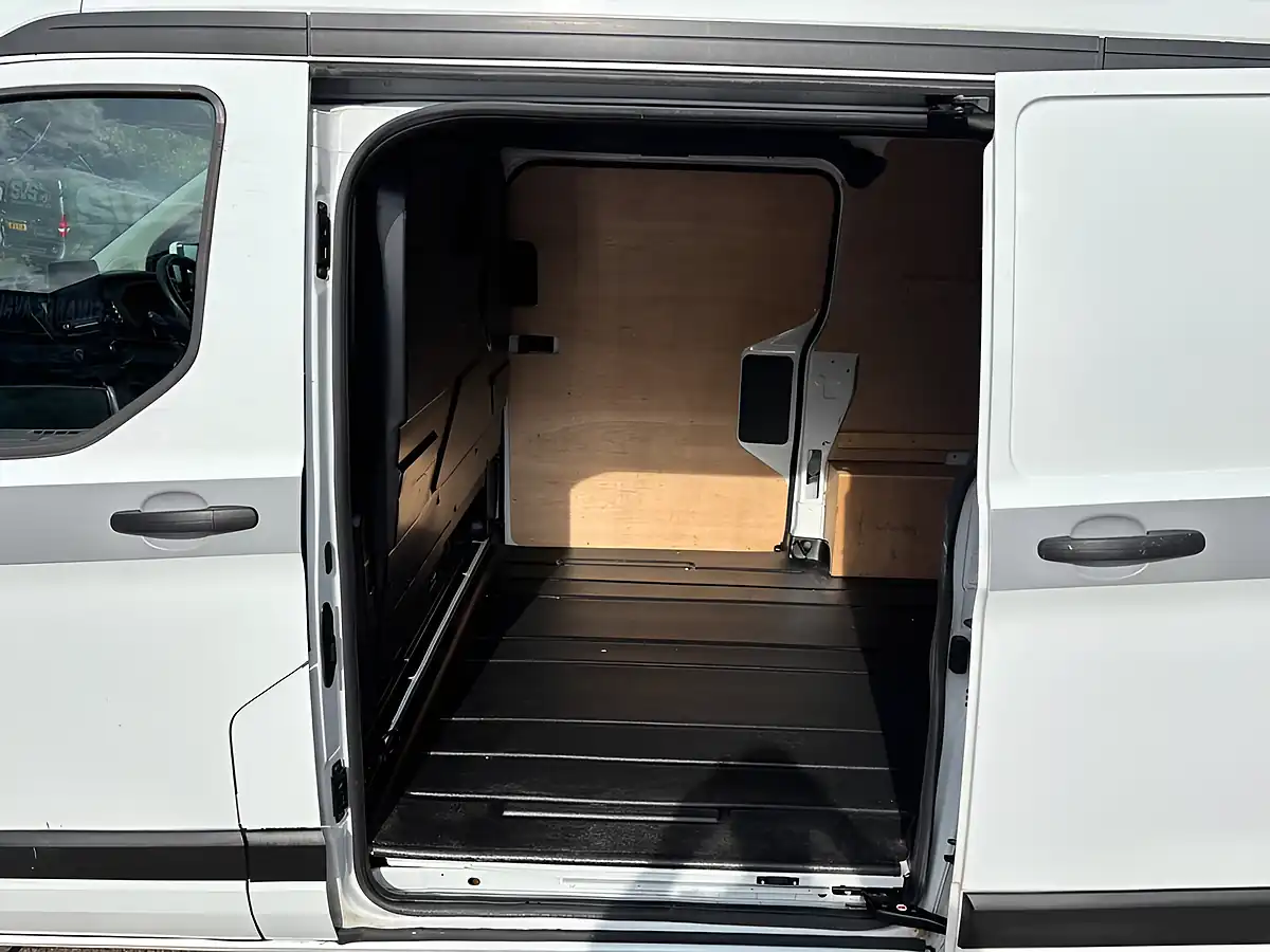 Used 2023 Ford Transit Custom Trend L1 H2 White - Interior and Exterior details 13