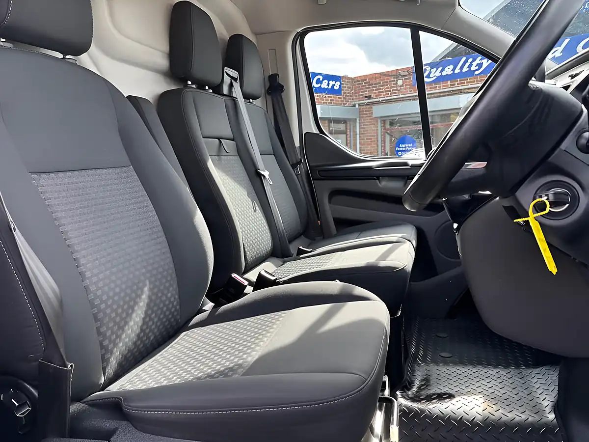 Used 2023 Ford Transit Custom Trend L1 H2 White - Interior and Exterior details 9