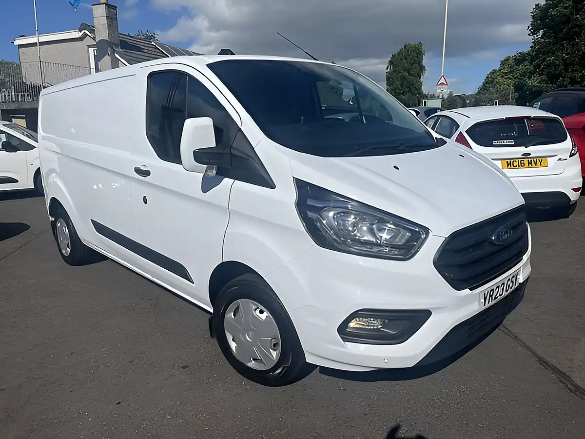 Used 2023 Ford Transit Custom Trend White - Front View
