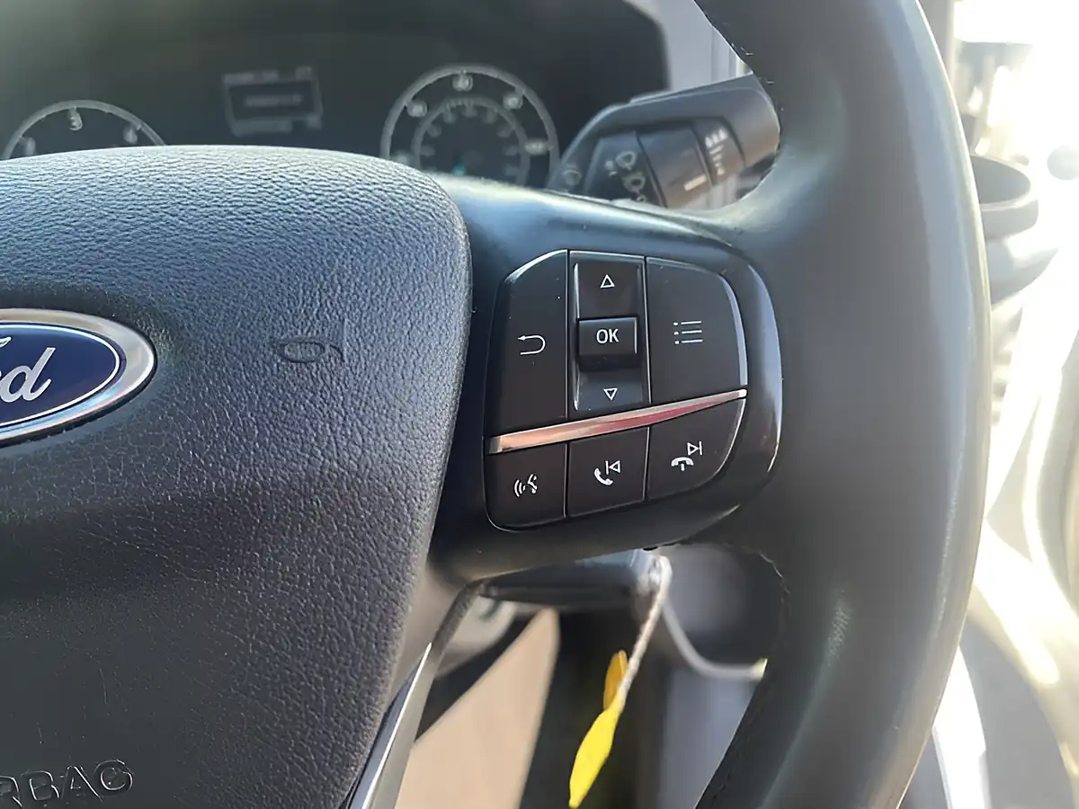 Used 2023 Ford Transit Custom Trend White - Interior and Exterior details 12