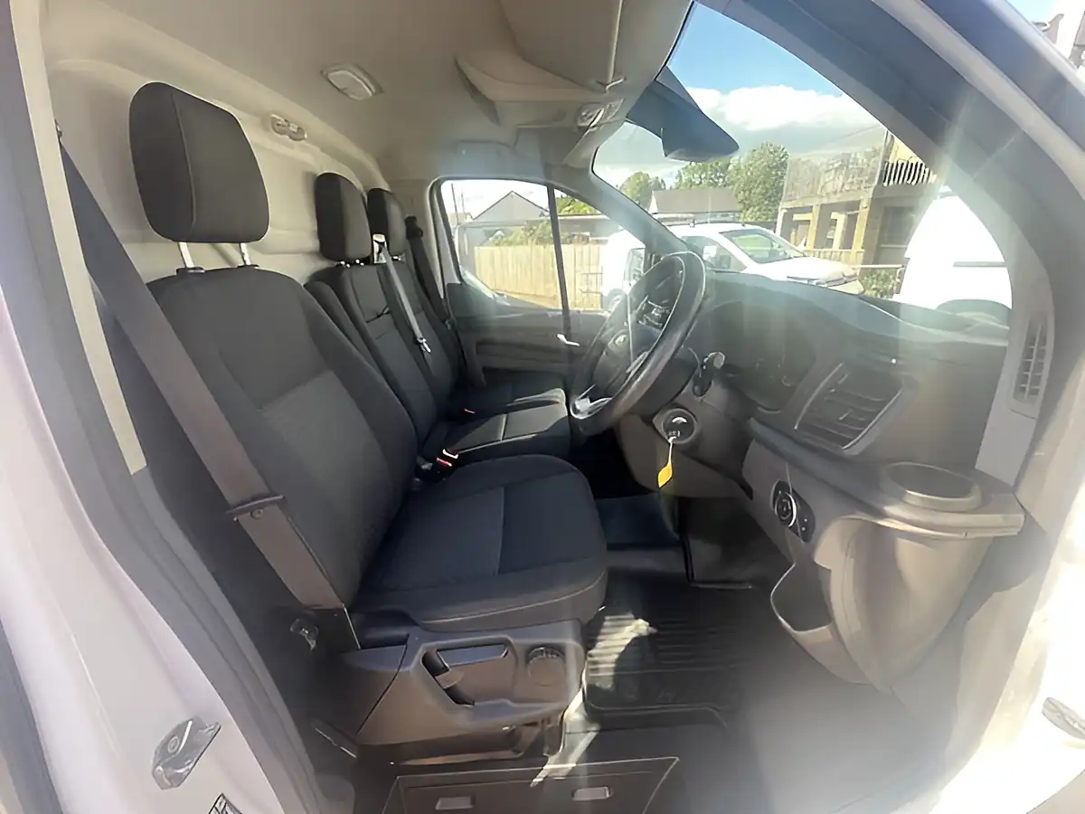 Used 2023 Ford Transit Custom Trend White - Interior and Exterior details 3