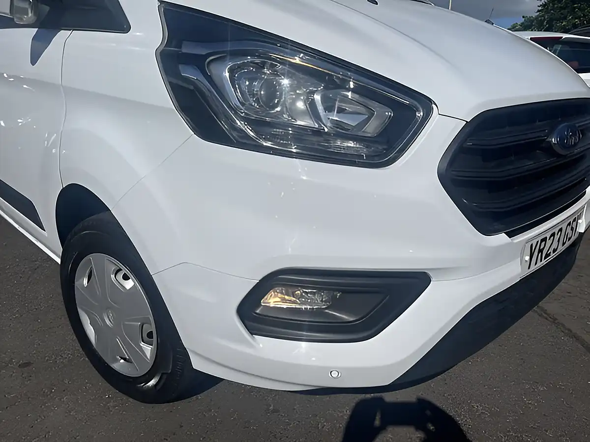 Used 2023 Ford Transit Custom Trend White - Interior and Exterior details 4