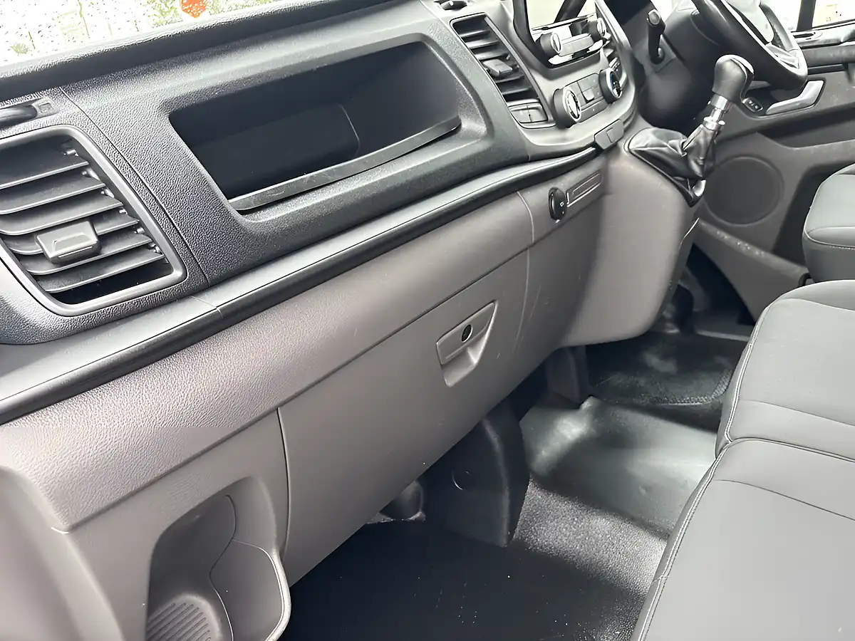 Used 2023 Ford Transit Custom Trend White - Interior and Exterior details 17