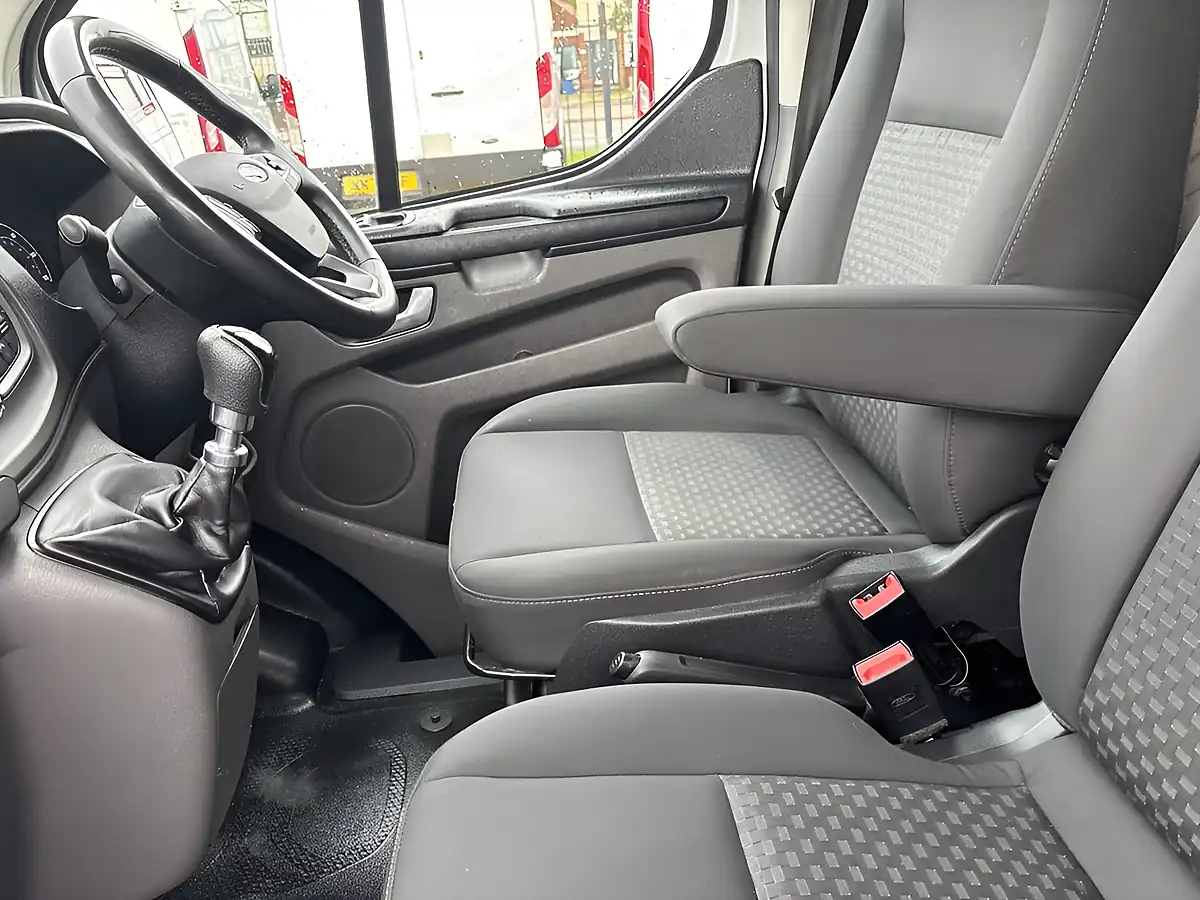 Used 2023 Ford Transit Custom Trend White - Interior and Exterior details 18