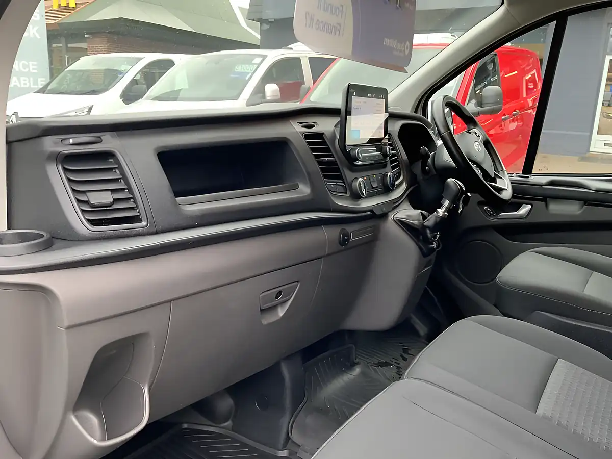 Used 2023 Ford Transit Custom Trend White - Interior and Exterior details 14