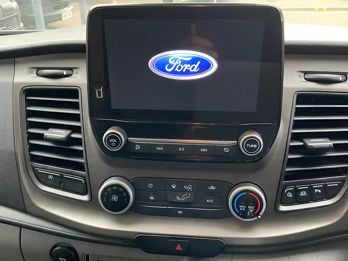 Used 2023 Ford Transit Custom Trend White - Interior and Exterior details 18