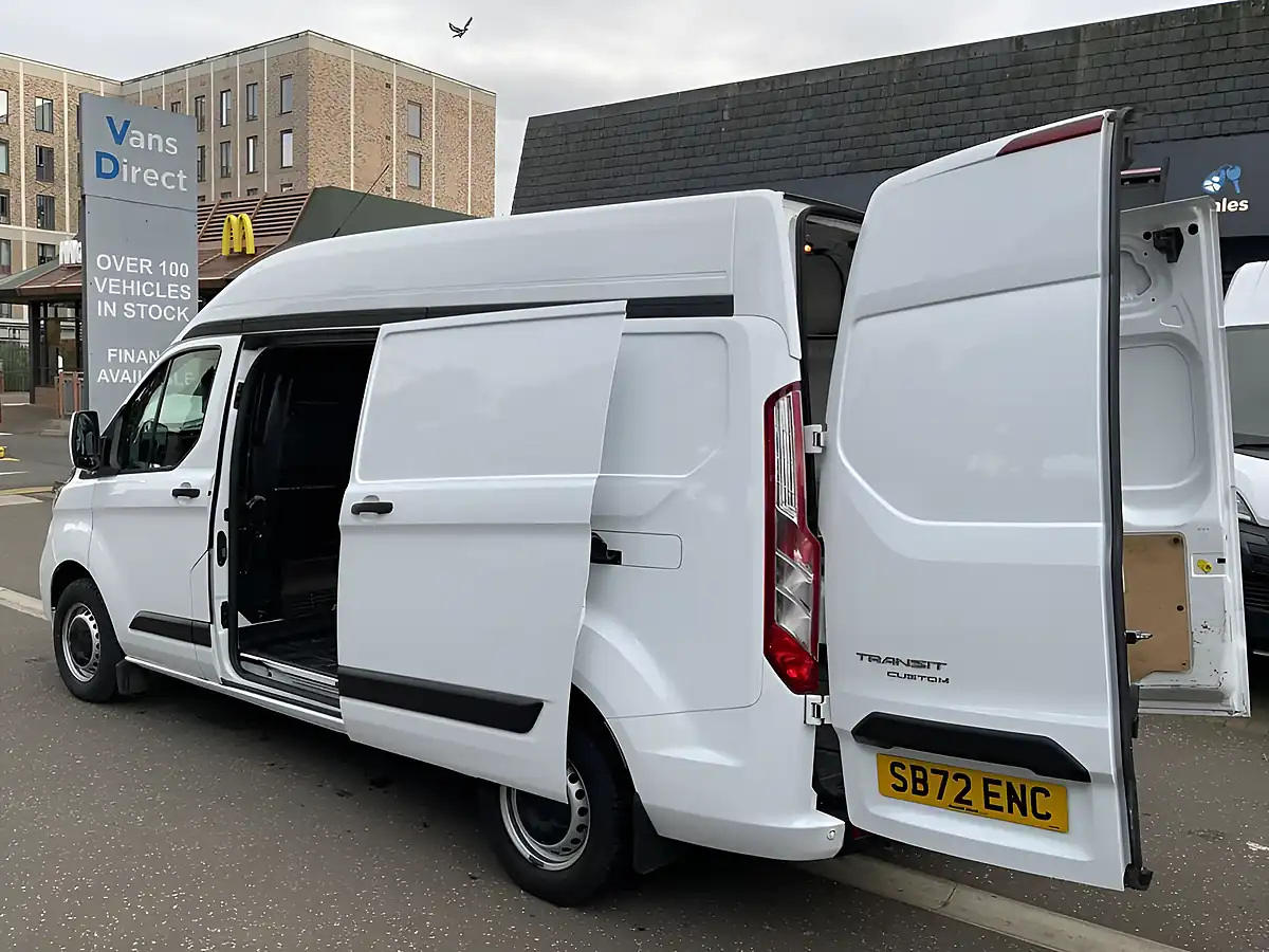Used 2023 Ford Transit Custom Trend White - Interior and Exterior details 9