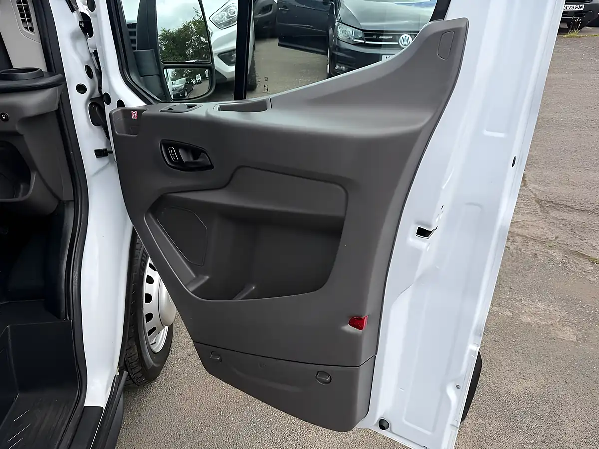 Used 2023 Ford Transit Leader Double Cab Tipper White - Interior and Exterior details 15