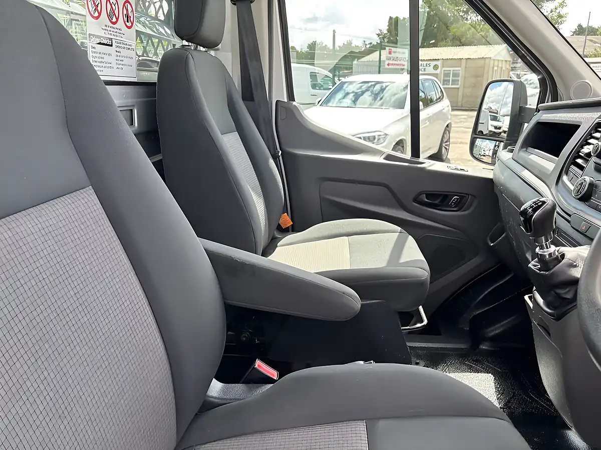 Used 2023 Ford Transit Leader Silver - Interior and Exterior details 10