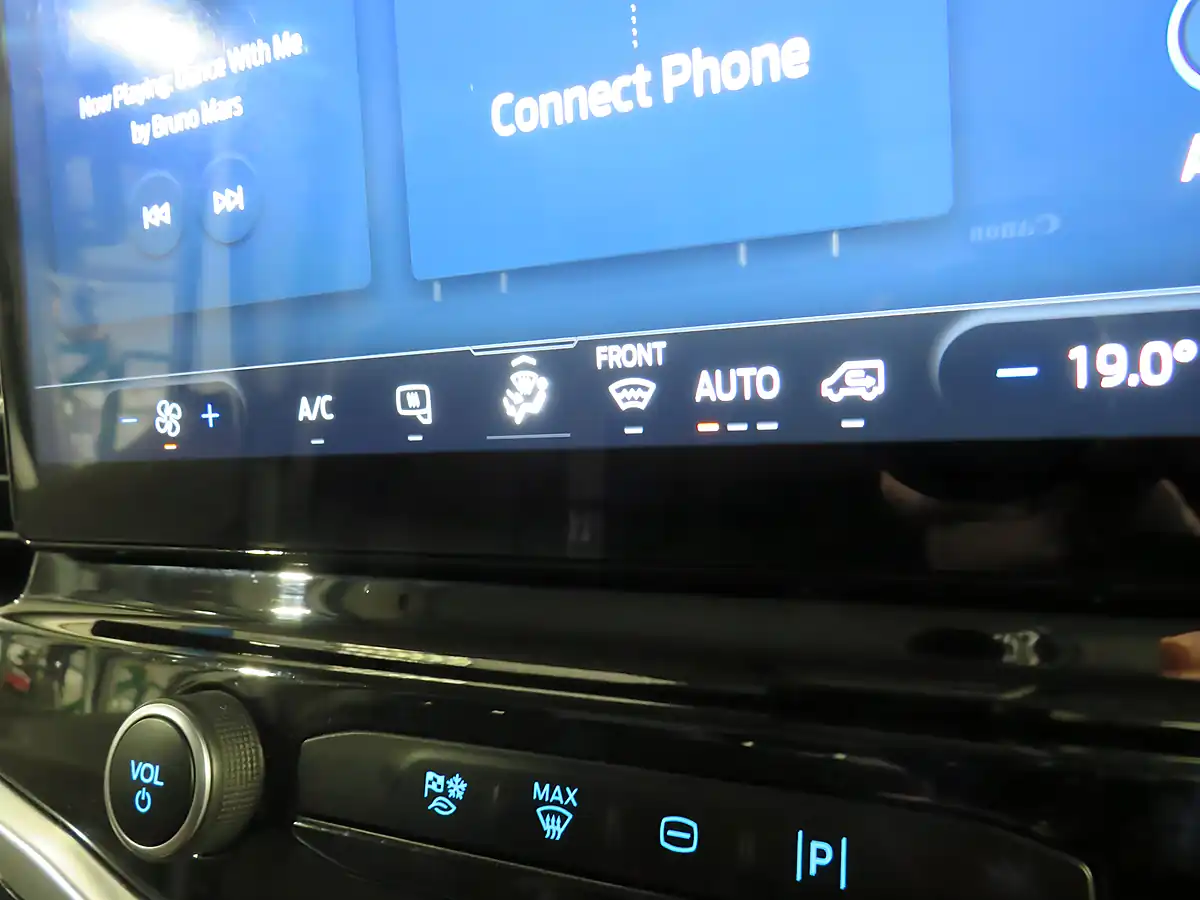 Used 2023 Ford Transit Trend White - Interior and Exterior details 11