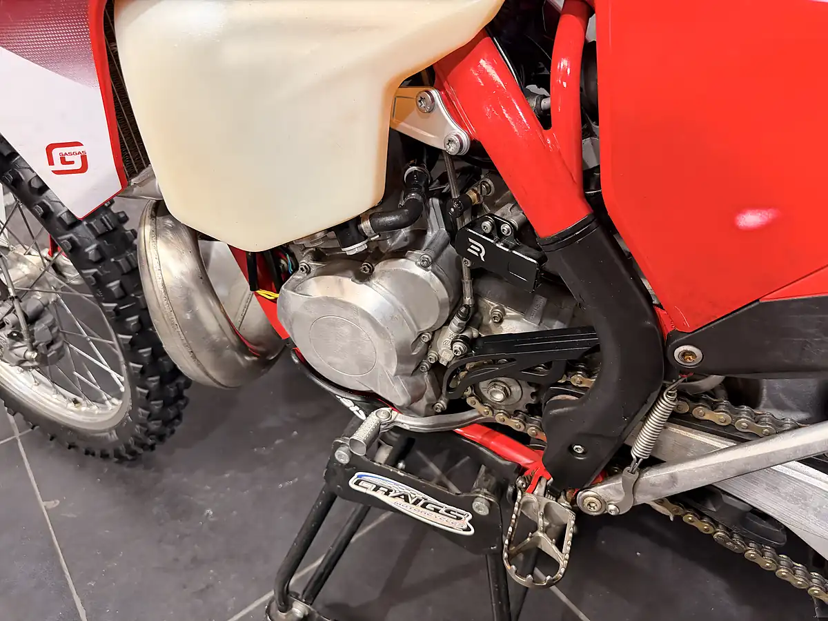Used 2023 Gasgas Ec 300 Red - Interior and Exterior details 10