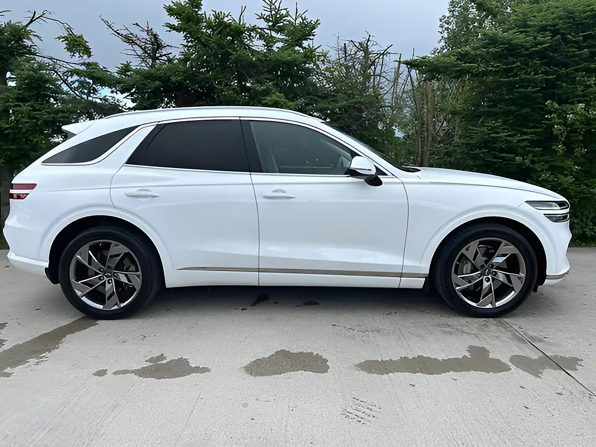 Used 2023 Genesis GV70 Sport White - Interior and Exterior details 15