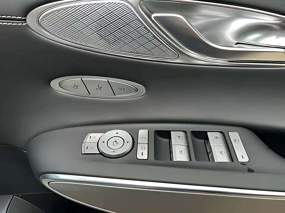 Used 2023 Genesis GV70 Sport White - Interior and Exterior details 9