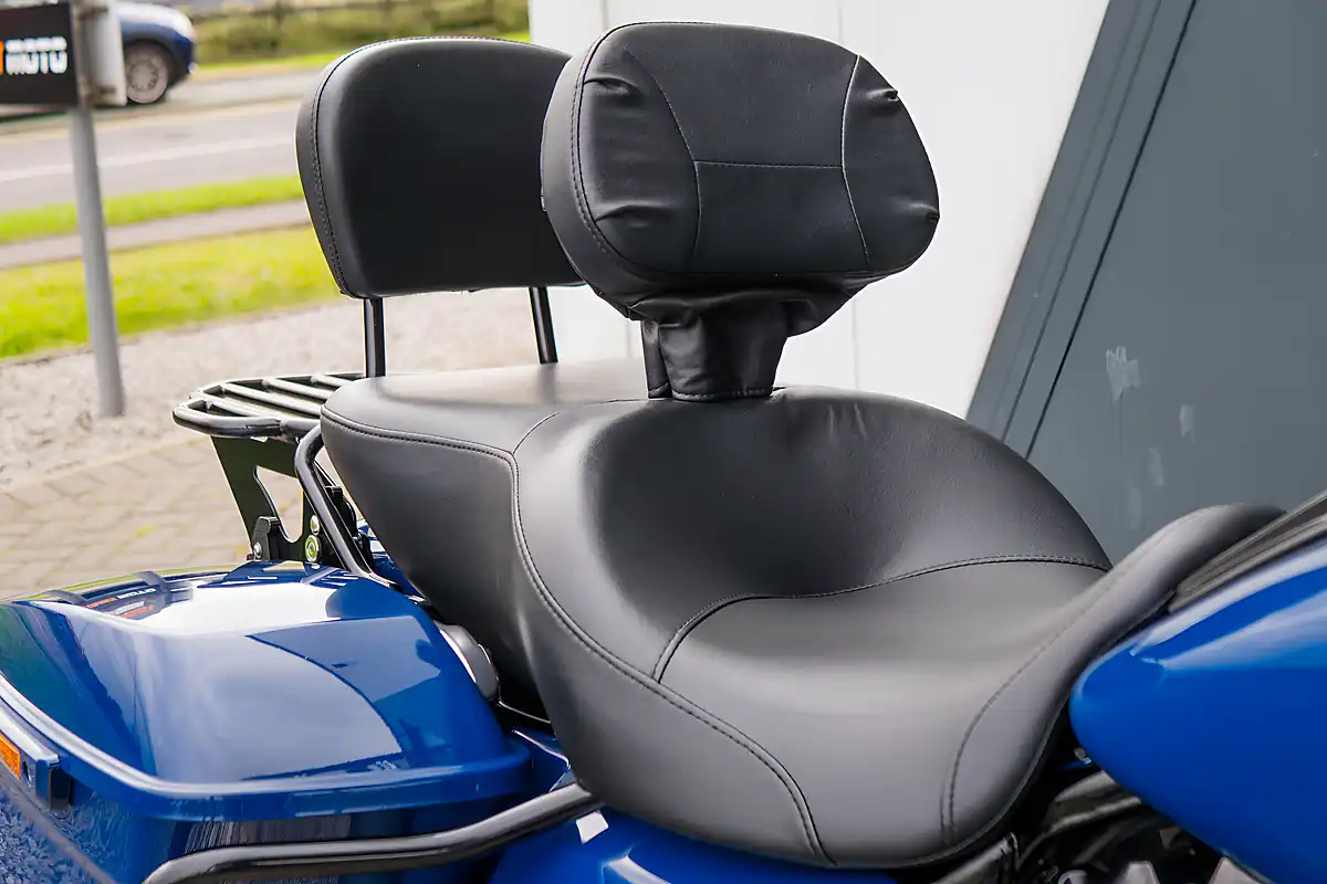 Used 2023 Harley-Davidson Road King Special Bright Billiard Blue - Interior and Exterior details 12