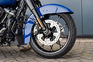 Used 2023 Harley-Davidson Road King Special Bright Billiard Blue - Interior and Exterior details 8