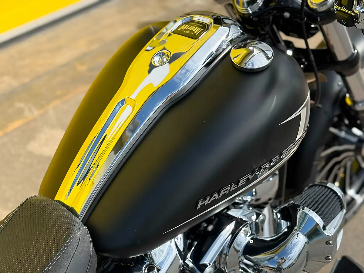 Used 2023 Harley-Davidson Softail Breakout Black - Interior and Exterior details 10