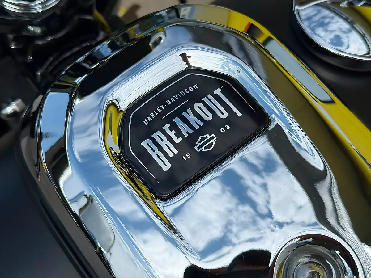Used 2023 Harley-Davidson Softail Breakout Black - Interior and Exterior details 15
