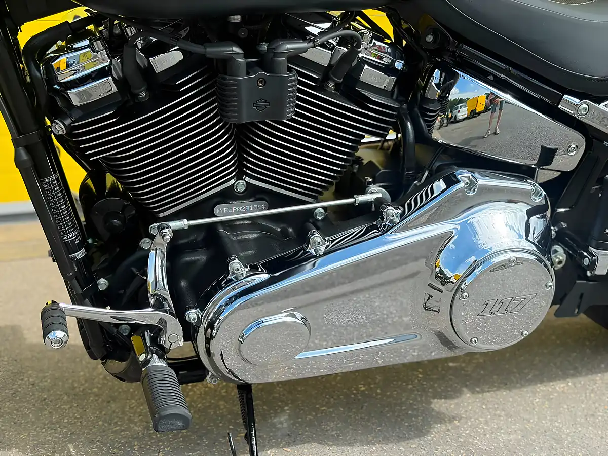 Used 2023 Harley-Davidson Softail Breakout Black - Interior and Exterior details 19