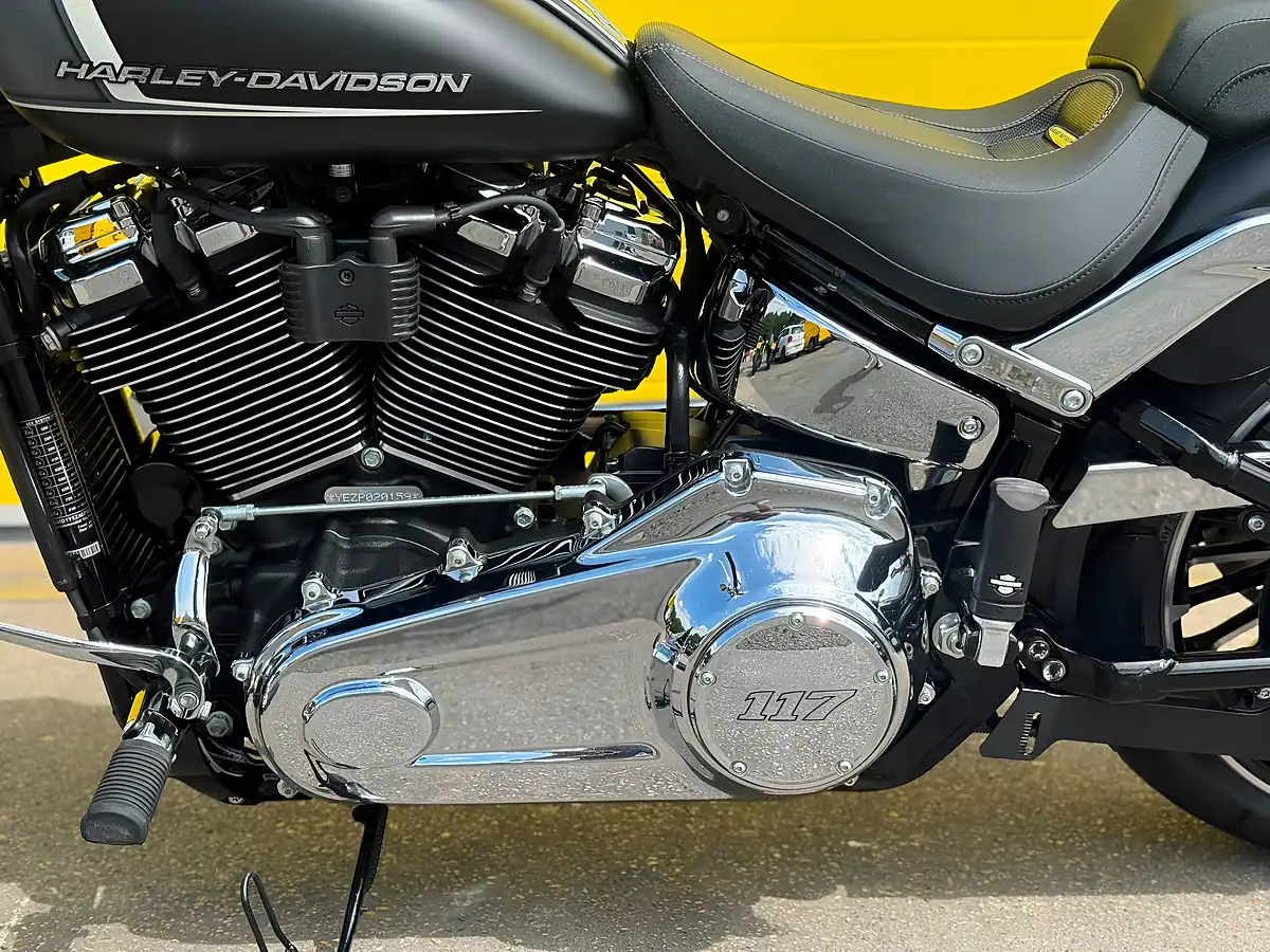 Used 2023 Harley-Davidson Softail Breakout Black - Interior and Exterior details 20