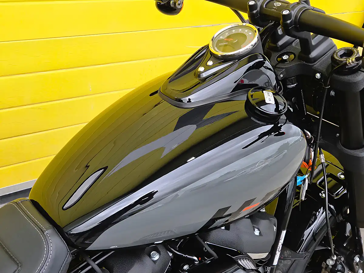 Used 2023 Harley-Davidson Softail Fat Bob Black - Interior and Exterior details 12