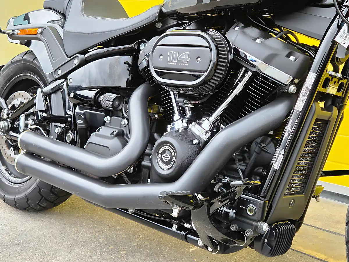 Used 2023 Harley-Davidson Softail Fat Bob Black - Interior and Exterior details 14