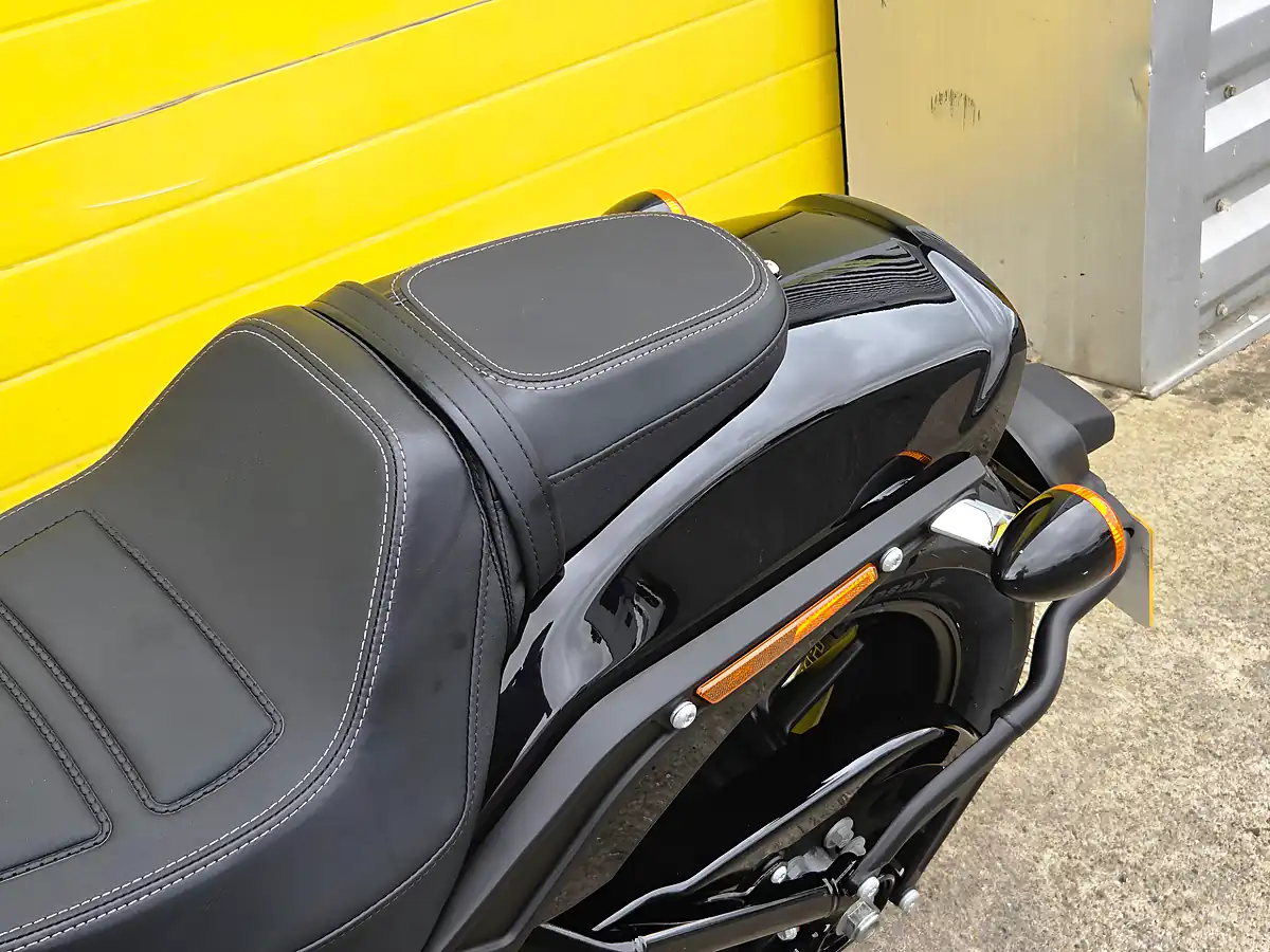 Used 2023 Harley-Davidson Softail Fat Bob Black - Interior and Exterior details 17